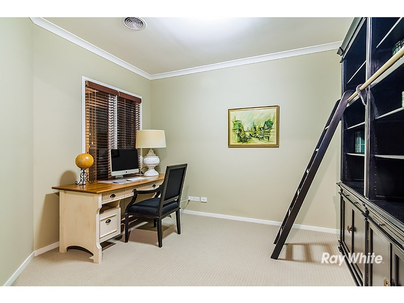 4 Biscay Grove, Lyndhurst VIC 3975