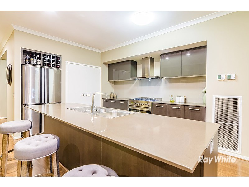 4 Biscay Grove, Lyndhurst VIC 3975