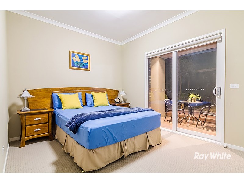 4 Biscay Grove, Lyndhurst VIC 3975