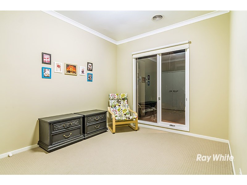 4 Biscay Grove, Lyndhurst VIC 3975