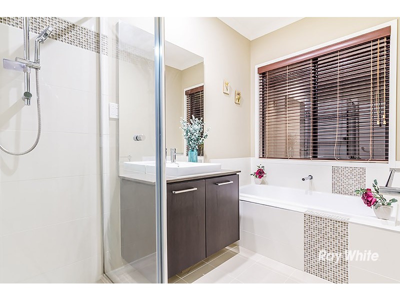 4 Biscay Grove, Lyndhurst VIC 3975