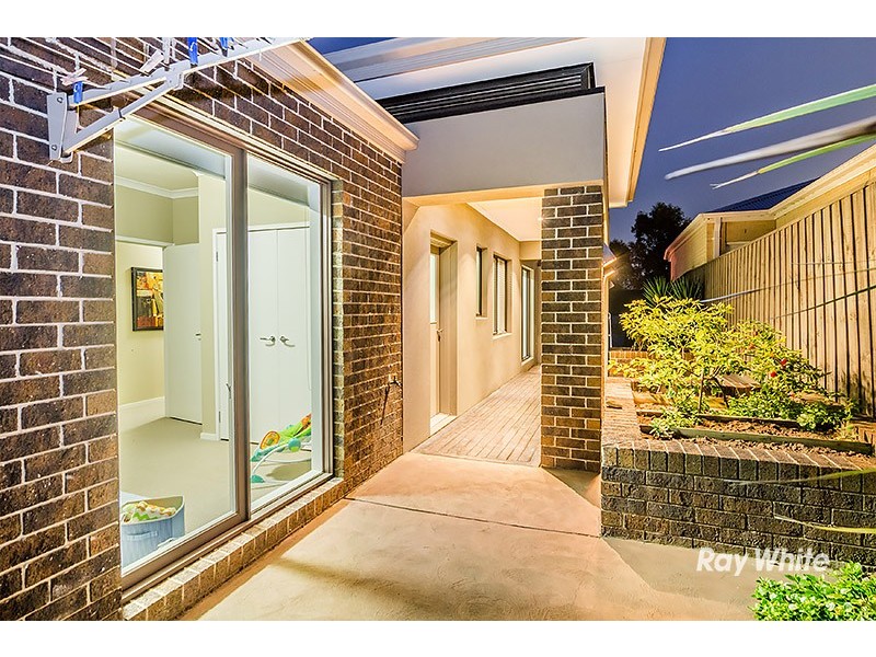4 Biscay Grove, Lyndhurst VIC 3975