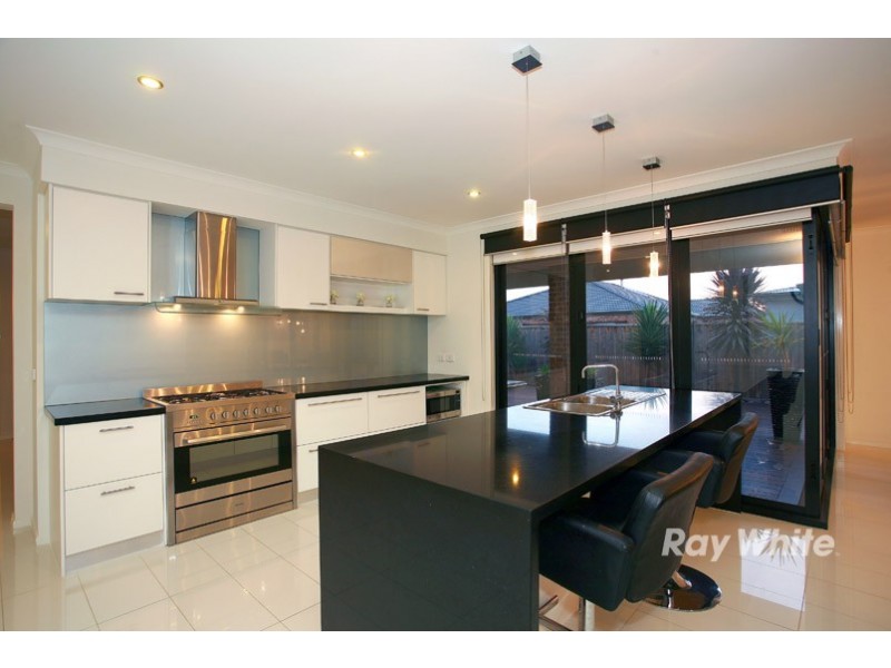 4 Honeybark Crescent, Lyndhurst VIC 3975