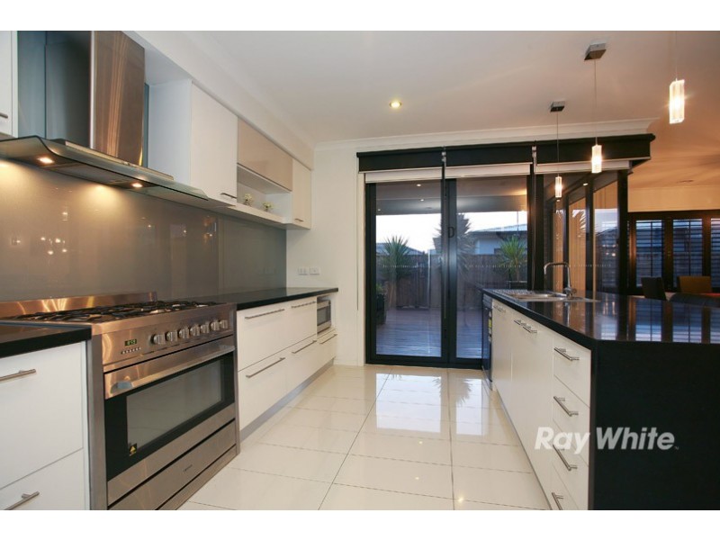 4 Honeybark Crescent, Lyndhurst VIC 3975