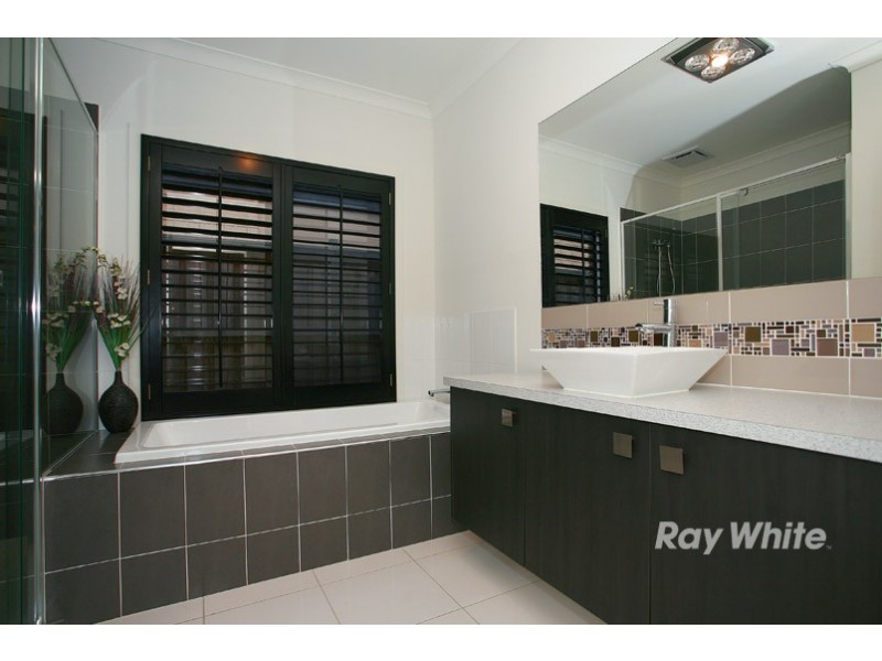 4 Honeybark Crescent, Lyndhurst VIC 3975