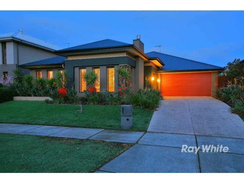 16 Biscay Grove, Lyndhurst VIC 3975