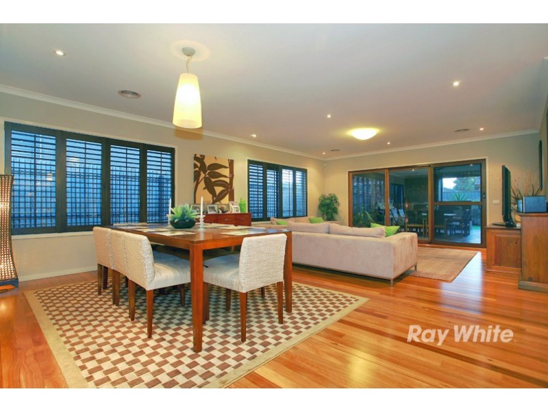 16 Biscay Grove, Lyndhurst VIC 3975