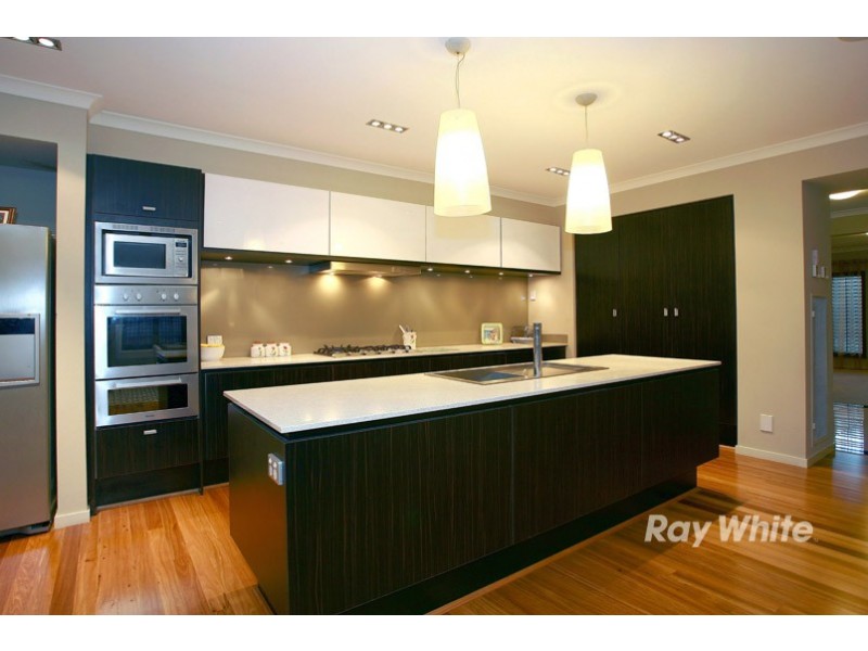 16 Biscay Grove, Lyndhurst VIC 3975