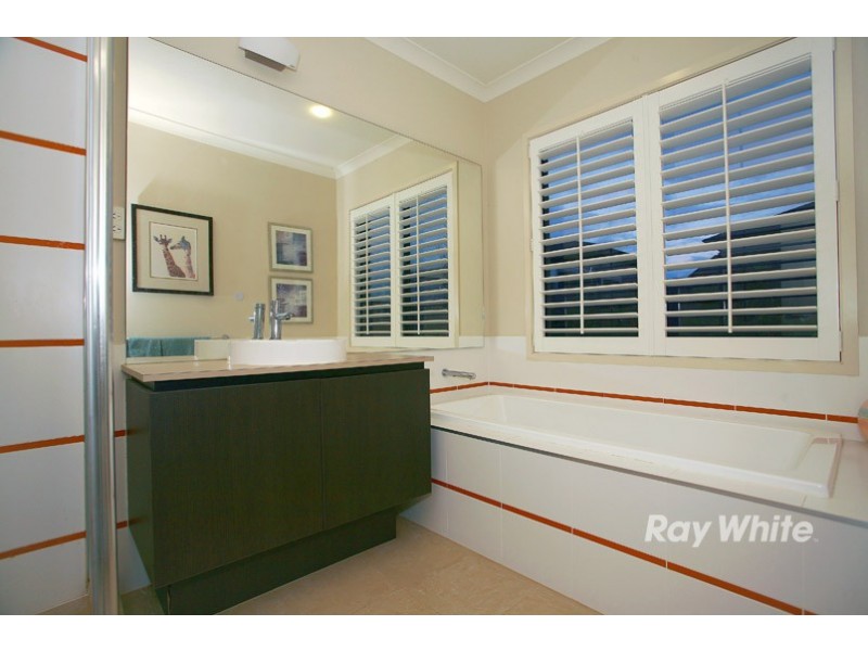 16 Biscay Grove, Lyndhurst VIC 3975