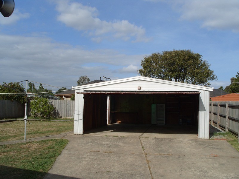 100 Monahans Road, Cranbourne West VIC 3977