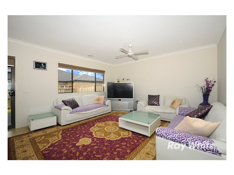 21 Autumn Fields Drive, Cranbourne North VIC 3977
