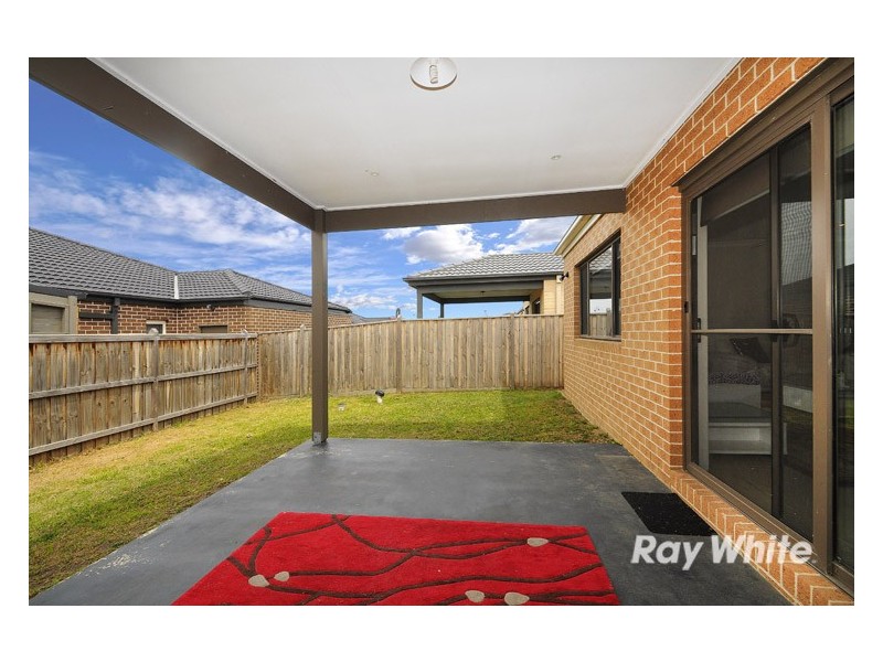 21 Autumn Fields Drive, Cranbourne North VIC 3977