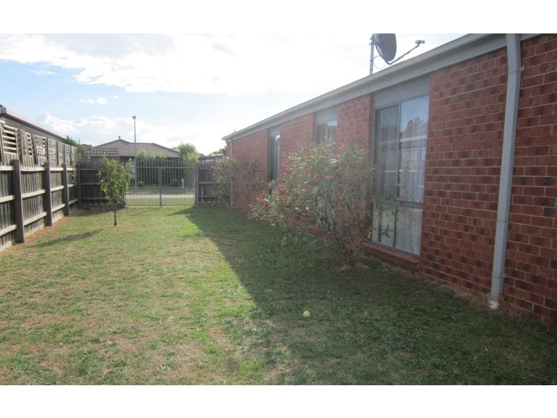 6 Linmac Court, Hampton Park VIC 3976