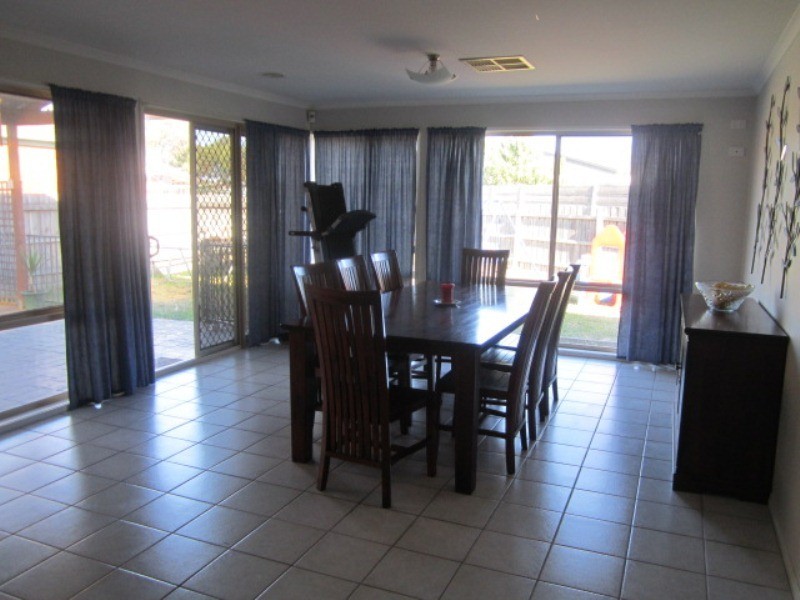 11 Mingay Place, Cranbourne West VIC 3977