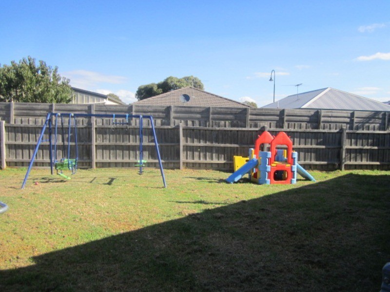 11 Mingay Place, Cranbourne West VIC 3977