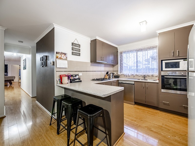 25 Toirram Crescent, Cranbourne VIC 3977