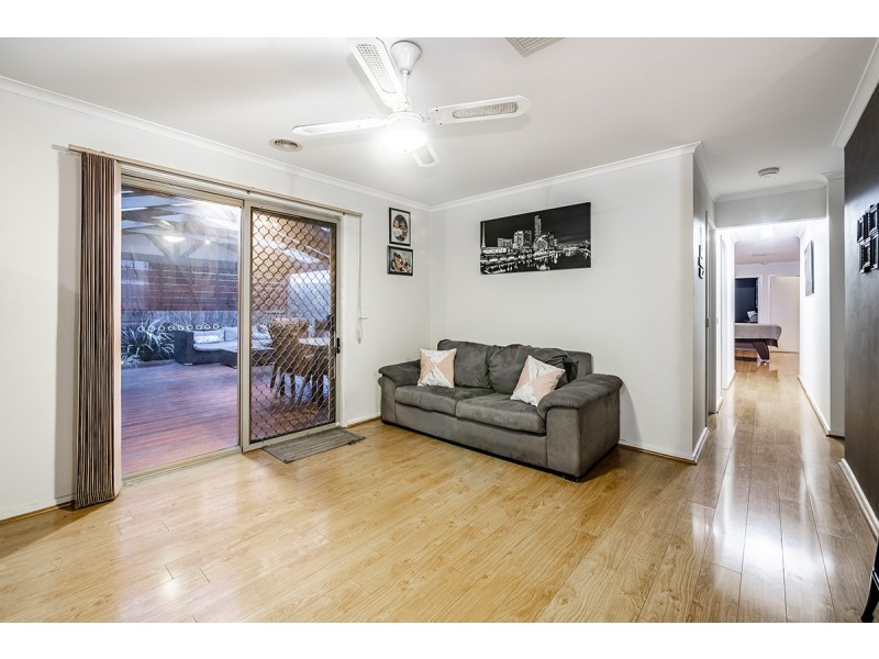 25 Toirram Crescent, Cranbourne VIC 3977