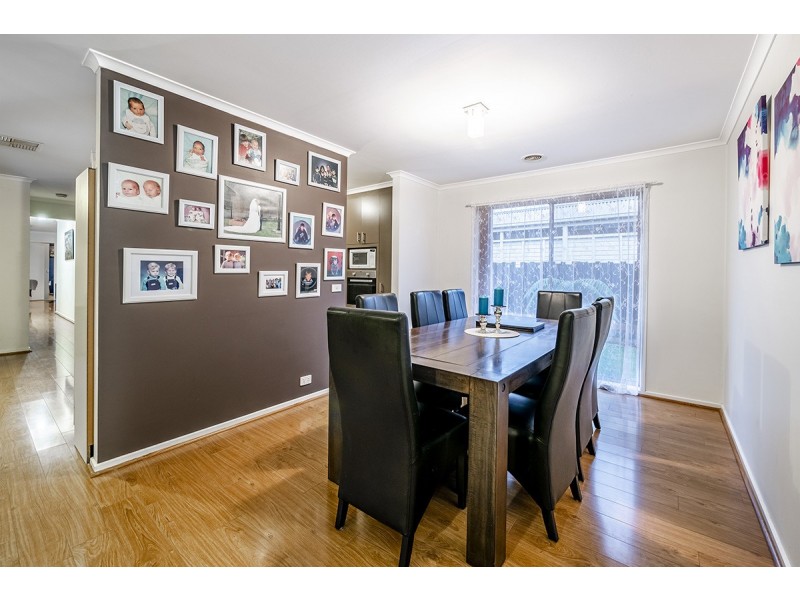 25 Toirram Crescent, Cranbourne VIC 3977