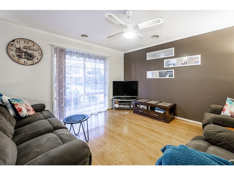 25 Toirram Crescent, Cranbourne VIC 3977