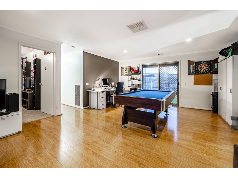 25 Toirram Crescent, Cranbourne VIC 3977