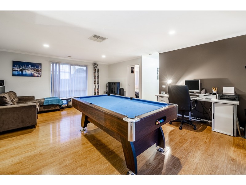 25 Toirram Crescent, Cranbourne VIC 3977