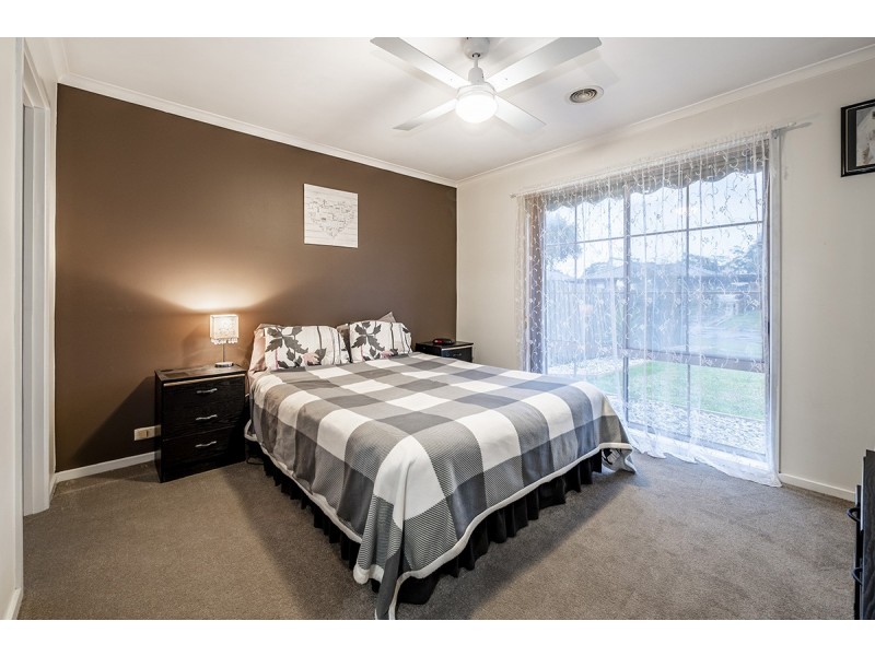 25 Toirram Crescent, Cranbourne VIC 3977