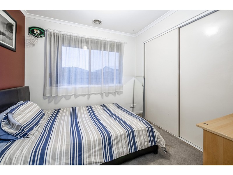 25 Toirram Crescent, Cranbourne VIC 3977