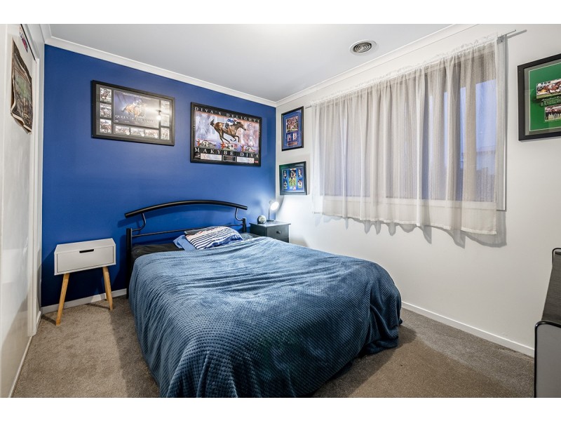 25 Toirram Crescent, Cranbourne VIC 3977