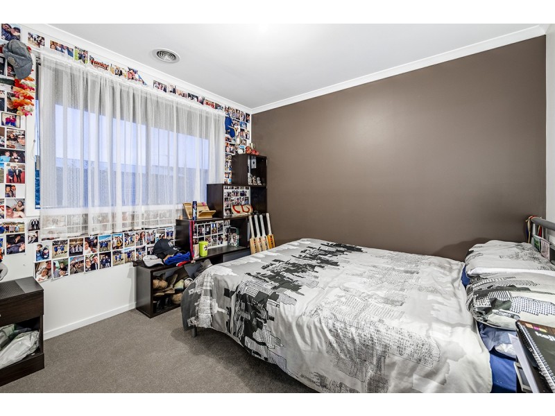 25 Toirram Crescent, Cranbourne VIC 3977