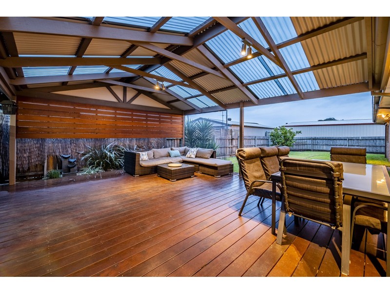 25 Toirram Crescent, Cranbourne VIC 3977