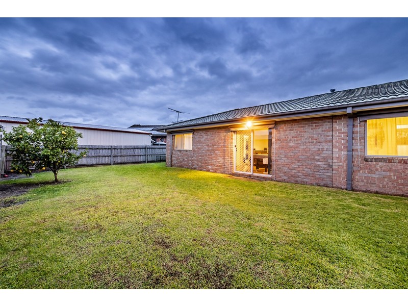 25 Toirram Crescent, Cranbourne VIC 3977