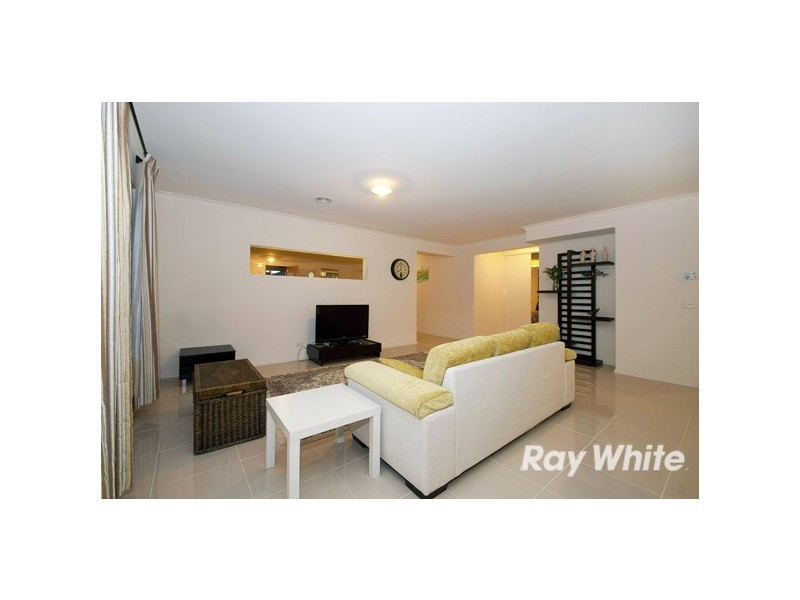 230 Paterson Drive, Lynbrook VIC 3975