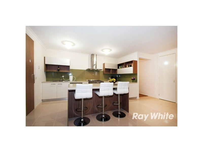 230 Paterson Drive, Lynbrook VIC 3975