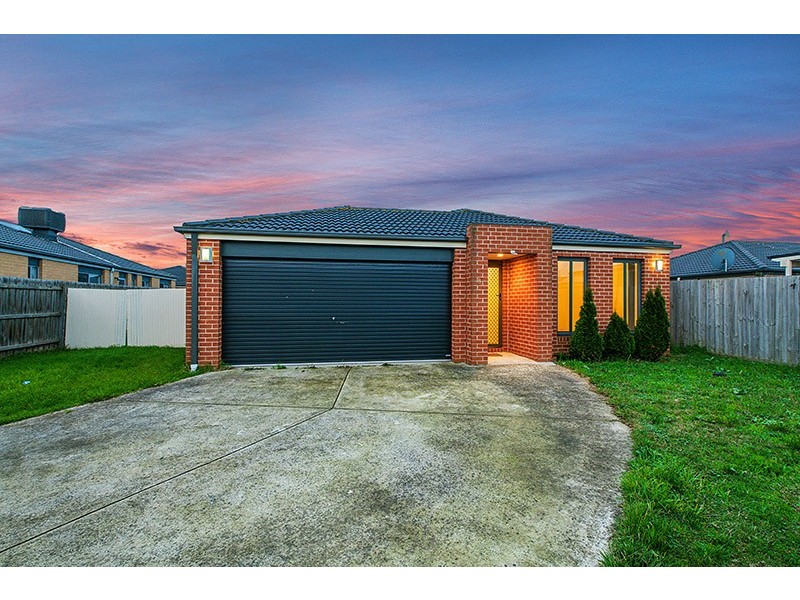 8 Danae Place, Cranbourne West VIC 3977