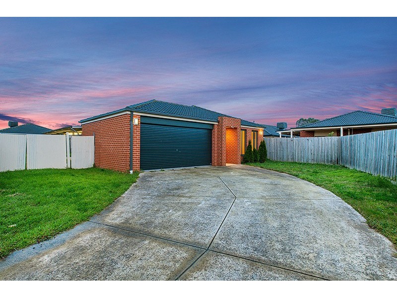 8 Danae Place, Cranbourne West VIC 3977