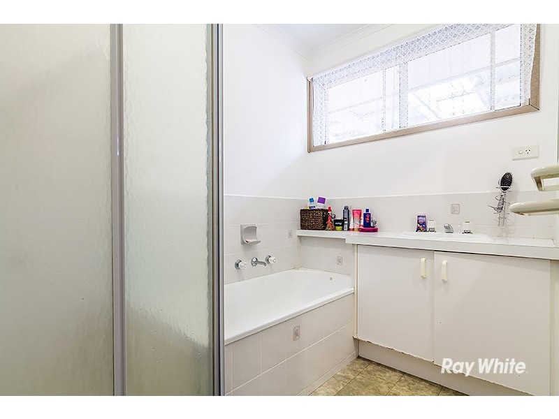 34 Meeking Drive, Pakenham VIC 3810