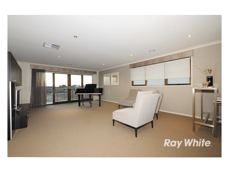 21 John Russell Road, Cranbourne West VIC 3977