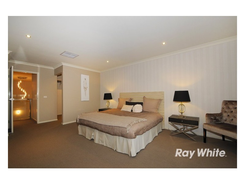21 John Russell Road, Cranbourne West VIC 3977