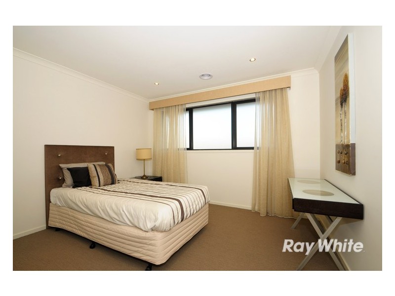 21 John Russell Road, Cranbourne West VIC 3977