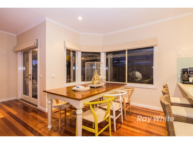 11 Firestone Green, Cranbourne VIC 3977