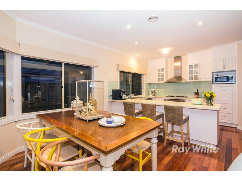 11 Firestone Green, Cranbourne VIC 3977