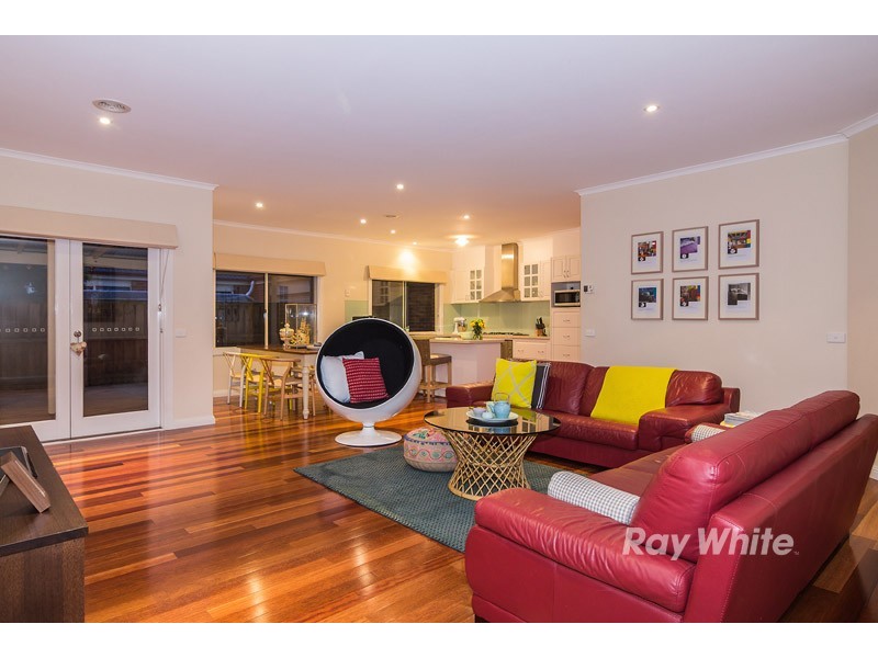 11 Firestone Green, Cranbourne VIC 3977