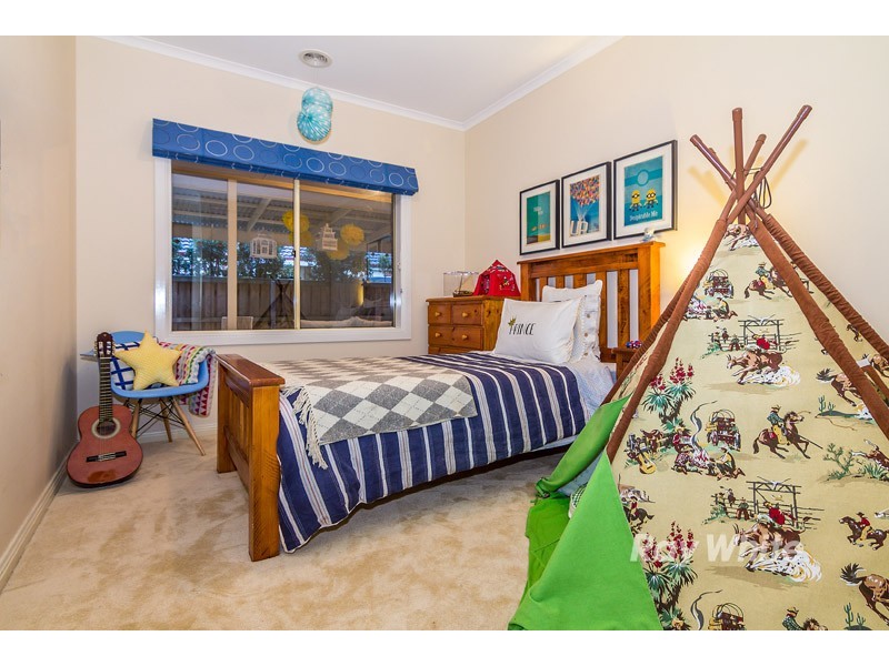 11 Firestone Green, Cranbourne VIC 3977