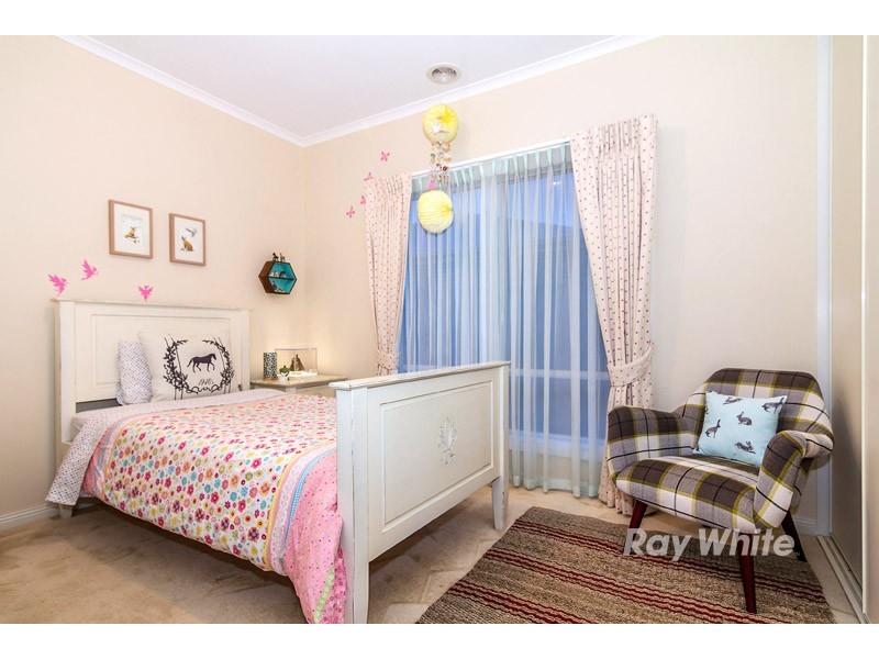 11 Firestone Green, Cranbourne VIC 3977