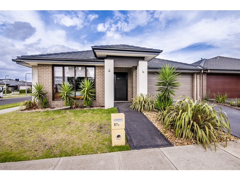 17a Forest Drive, Clyde North VIC 3978