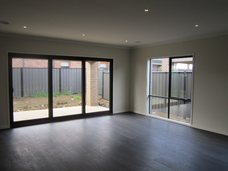 17a Forest Drive, Clyde North VIC 3978