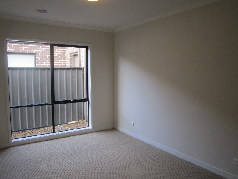 17a Forest Drive, Clyde North VIC 3978