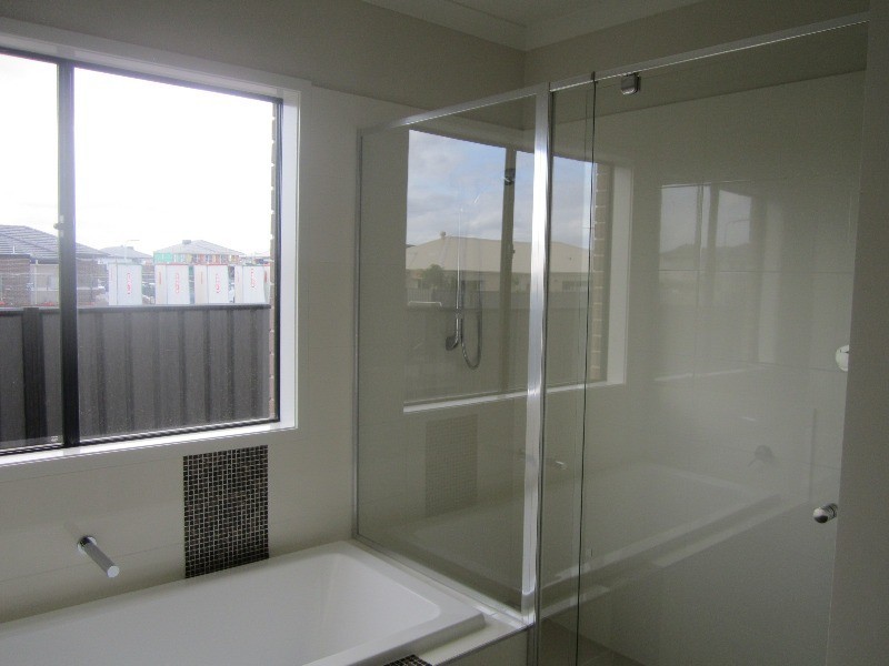 17a Forest Drive, Clyde North VIC 3978