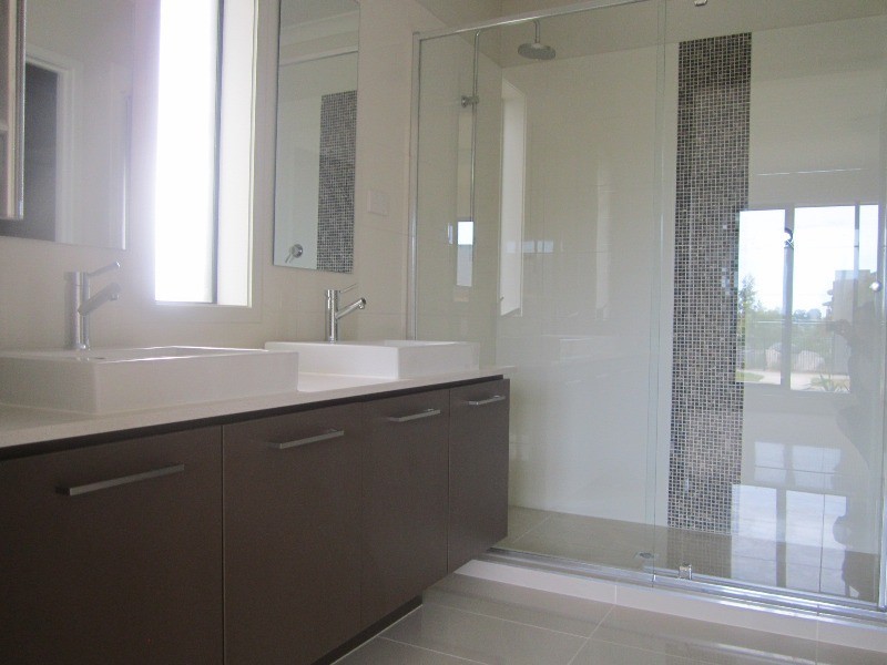 17a Forest Drive, Clyde North VIC 3978