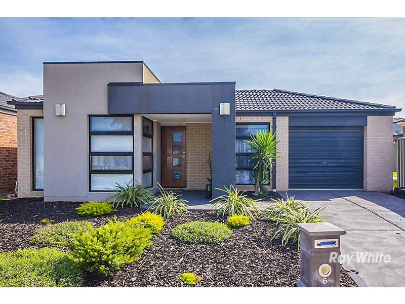 6 Waterloo Road, Cranbourne East VIC 3977